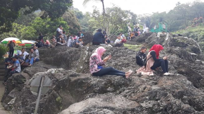 Lokawisata Baturraden, Kabupaten Banyumas, Jawa Tengah, salah satu objek wisata favorit saat libur Lebaran. (Suara.com/Teguh Lumbiria)