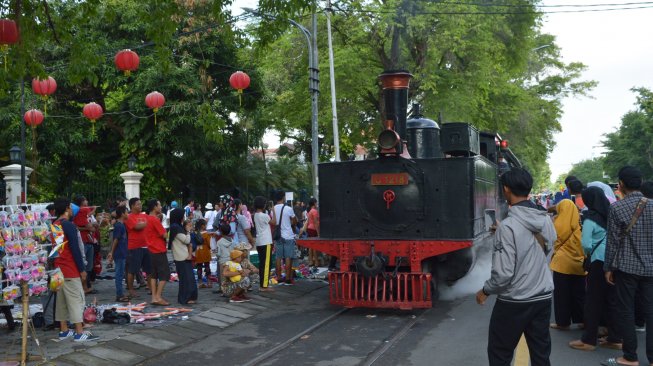Kereta Uap Sepur Kluthuk Jaladara jadi pilihan wisata sejarah di kota Solo. (Suara.com/Ari Purnomo)