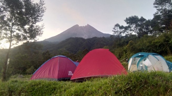 Bukit Klangon membentang menawarkan pesona alamnya nan menakjubkan.