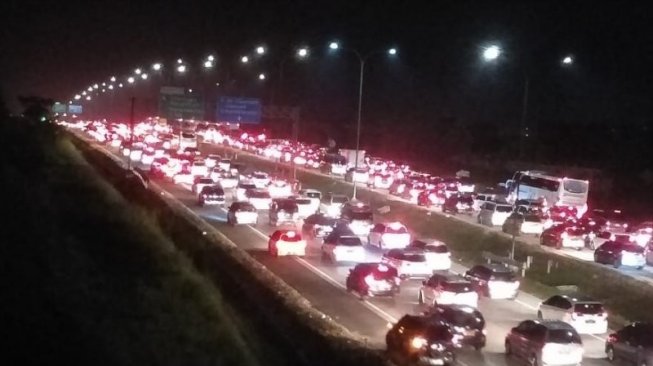 Sempat Macet Parah, Lalin Tol Cipali hingga Cikampek-Jakarta Mulai Mencair