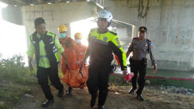 Detik-detik Khoerul Jatuh dari Ketinggian 15 Meter Jembatan Cimanuk