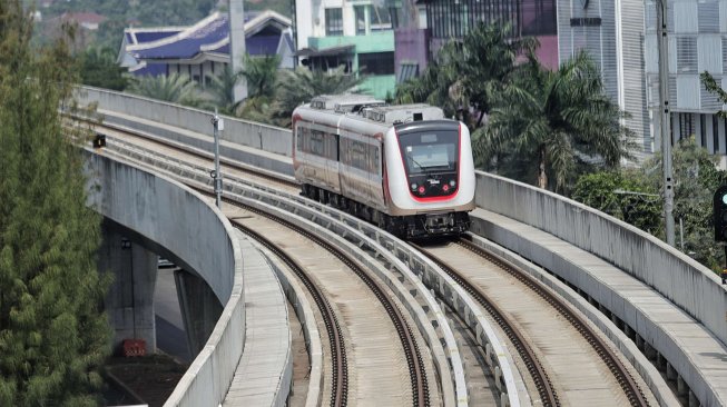 10 Hari Uji Coba, LRT Jakarta Angkut 77 Ribu Penumpang