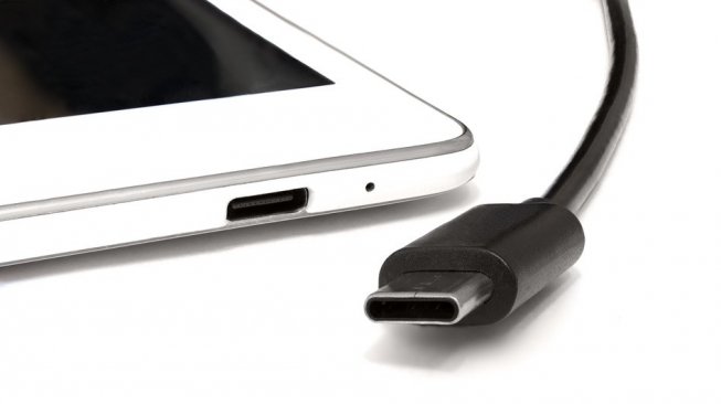 Uni Eropa Sepakat Seragamkan Charger, Apple Bakal Hijrah ke USB C?