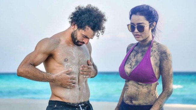 Suporter Cantik Persija Pamer Foto Bareng Mohamed Salah, Netizen: Editan!