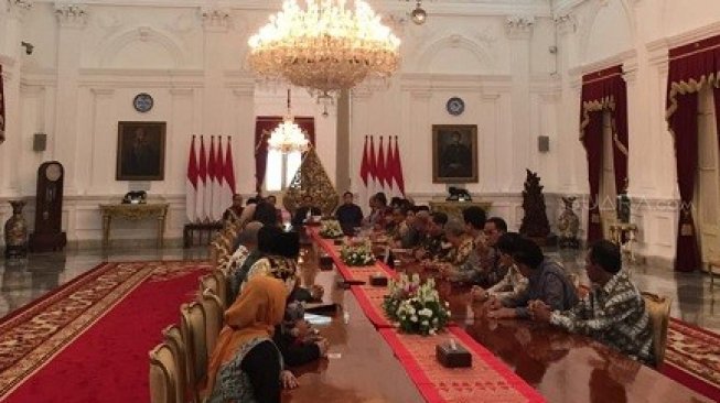 Perang Dagang AS-China Bisa Dimanfaatkan, Jokowi Panggil Para Pengusaha