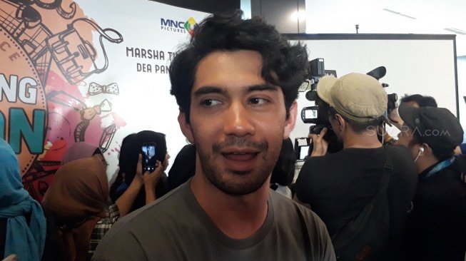 Reza Rahadian [Ismail/Suara.com]