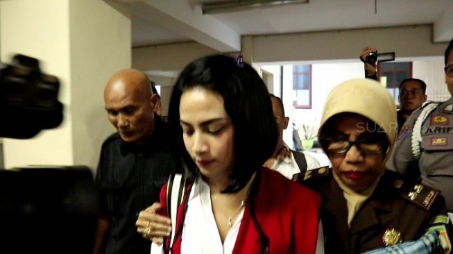 Vanessa Angel seusai menjalani sidang sebagai terdakwa kasus prostitusi. (Suara.com/Achmad Ali)