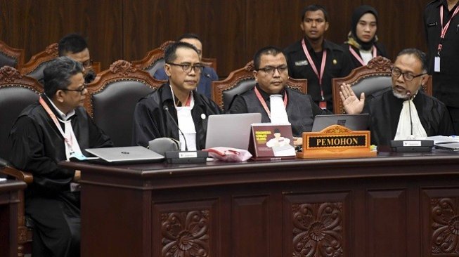 Tim Prabowo: Jokowi Minta Pendukung Pakai Baju Putih ke TPS Membahayakan