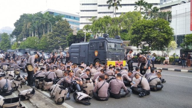 Polisi dan Tentara Jaga Sidang Perdana Gugatan Pilpres Tak Bersenjata Api