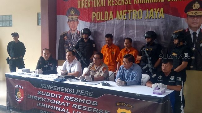 Tim Subdit Ranmor Polda Metro Jaya saat merilis kasus begal di RS Polri. (Suara.com/Arga)