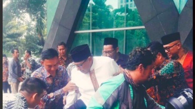 Panen Sanjungan, Pengalaman Pertama Quraish Shihab Naik Ojek Online