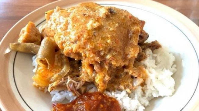 Mencecap Kelezatan Deretan Gudeg Legendaris di Tanah Jawa