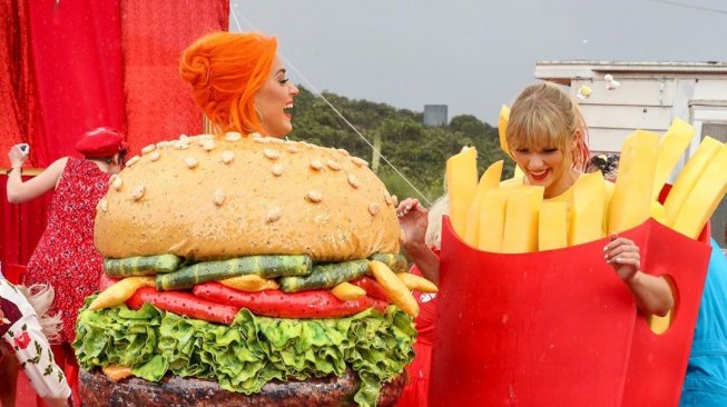 Resmi Berdamai Begini Hubungan Katy Perry Dan Taylor Swift Sekarang Resmi Berdamai Begini Hubungan Katy Perry Dan Taylor Swift Sekarang