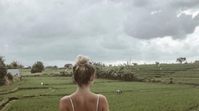 Postingan influencer Swedia yang dianggap menghina petani Bali. (News.com.au)