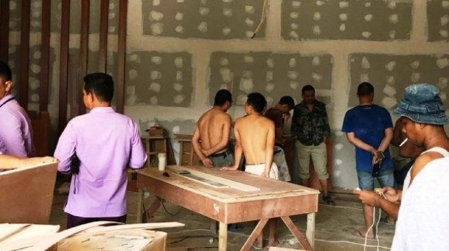 TKA China Kedapatan Kerja Jadi Kuli Bangunan di Bintan