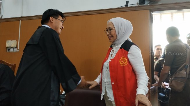 Nangis Bacakan Pledoi, Ratna Sarumpaet: Saya Ingin Hidup di Antara Keluarga