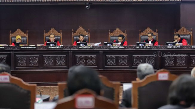 Suasana sidang lanjutan Perselisihan Hasil Pemilihan Umum (PHPU) sengketa Pilpres 2019 di Mahkamah Konstitusi, Jakarta, Selasa (18/6). [Suara.com/Muhaimin A Untung]