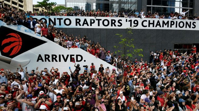 Aksi Koboi Jalanan Warnai Parade Juara Raptors, Dua Orang Terluka