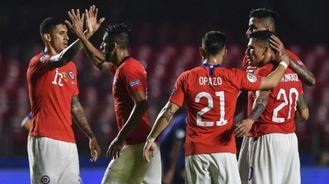 Para pemain Chile merayakan kemenangan atas Jepang di akhir pertandingan Grup C Copa America 2019. Nelson Almeida / AFP 