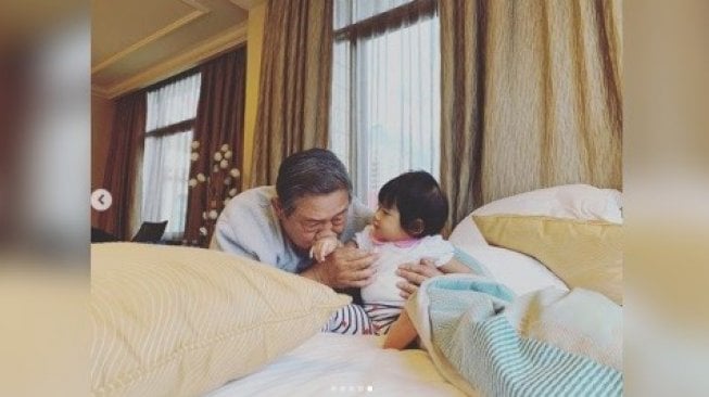 Momen SBY dan putri bungsu Aliya istri dari Ibas Yudhoyono, Gaia. [Instagram]