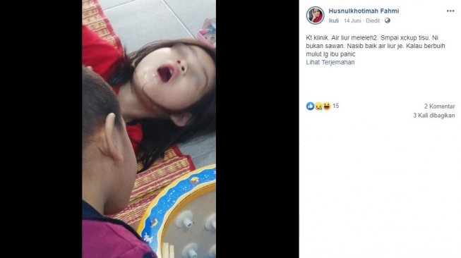 Kondisi anak Husnulkhotimah Fahmi setelah keracunan tanaman hias (Facebook/Husnulkhotimah Fahmi)