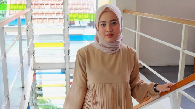 Jangan Bingung, Ini Tips Cari Tahu Kualitas Hijab saat Belanja Online