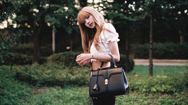 Tembus Rp 1 Miliar, Intip Puluhan Koleksi Tas Lisa BLACKPINK