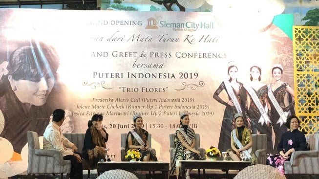 Meet n Greet Putri Indonesia 2019 "Trio Flores" di Sleman City Hall. (Suara.com/Kintan Sekarwangi)