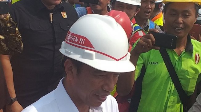 Jokowi Ulang Tahun, Dikasih Selamat Pekerja Proyek di Soekarno - Hatta