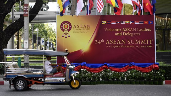 Persiapan Konferensi Tingkat Tinggi (KTT) ASEAN ke-34 di Bangkok, Thailand, Kamis (20/6). [ANTARA FOTO/Puspa Perwitasari]