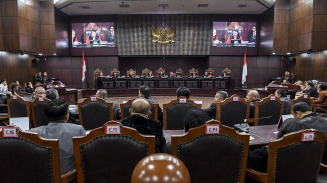 Ketua MK dan Kuasa Hukum Prabowo Tutup Sidang PHPU dengan Ayat Al Quran