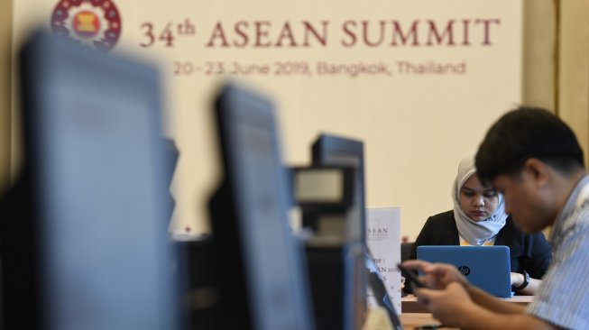 Persiapan Konferensi Tingkat Tinggi (KTT) ASEAN ke-34 di Bangkok, Thailand, Kamis (20/6). [ANTARA FOTO/Puspa Perwitasari]