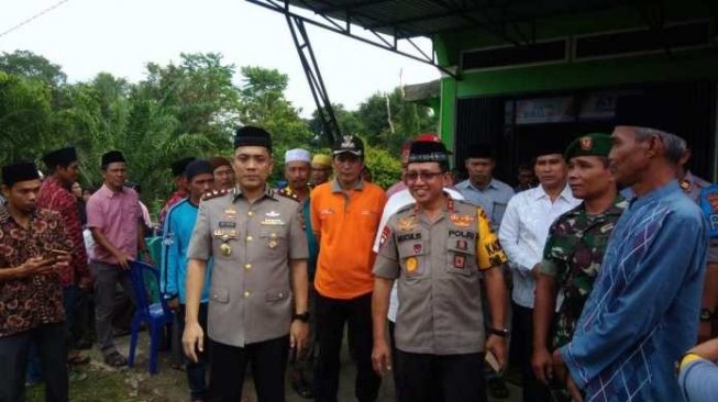 Sambangi Rumah Duka, Kapolda Jambi Minta Masyarakat Tahan Emosi