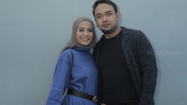 Bebi Romeo Belajar Ngaji di Usia 46 Tahun, Istri: Tak Ada Kata Terlambat