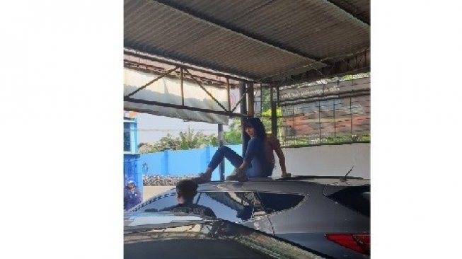 Duh Ingin Modifikasi  Interior Mobil  Lucinta Luna Malah 