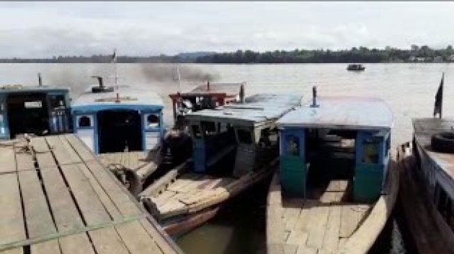 Kapal Klotok masih jadi sarana transportasi di Sekadau