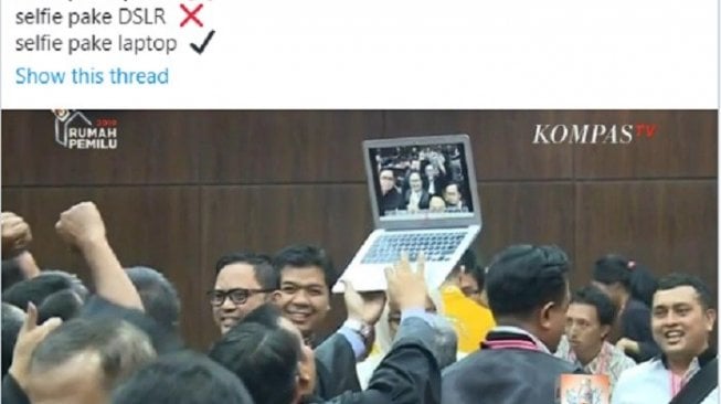 Foto Pakai HP Sudah Biasa, Kubu Jokowi - Prabowo di MK Selfie Pakai Laptop