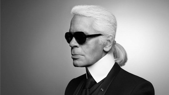 Mengenang Mendiang Karl Lagerfeld dalam Pertunjukan Fashion Memukau