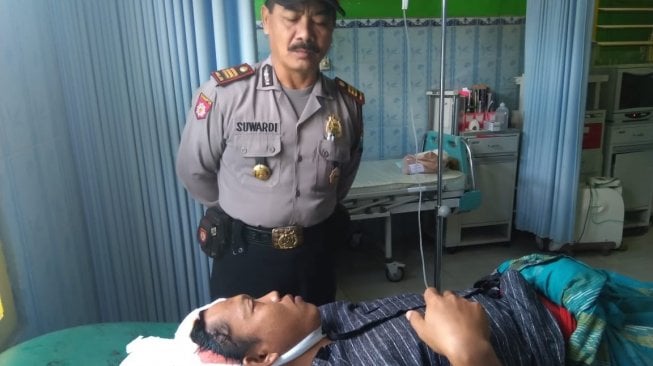 Diduga soal Asmara, Warga Sumenep Dibacok saat Menyiram Tembakau