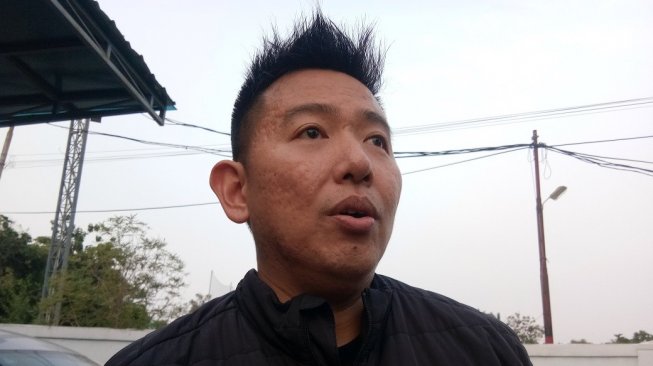 Dokter tim Persija Donny Kurniawan saat ditemui di lapangan PS AU Halim Pedanakusuma, Senin (24/6/2019) [Suara.com/Adie Prasetyo]