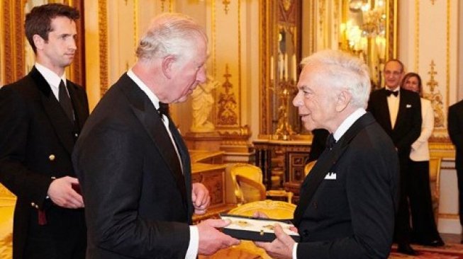 Ralph Lauren Jadi Desainer Amerika Pertama yang Bergelar Kesatria Inggris