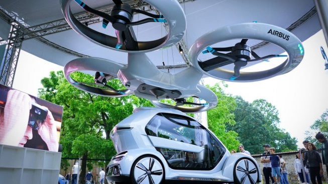 Audi pop.up dan Airbus drone dalam Turin Motor Show 2018. Sebagai ilustrasi mobil terbang di masa depan [Shutterstock].