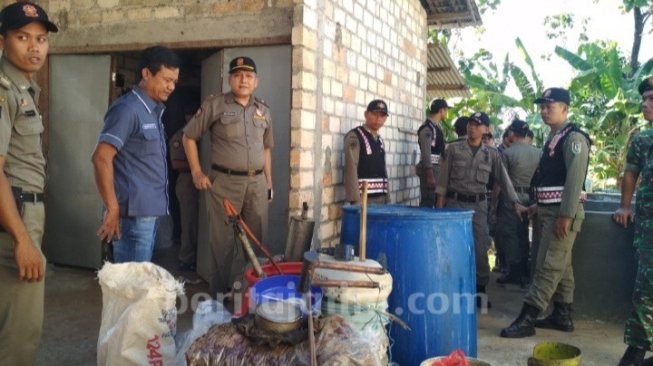 Berkedok Tempat Pembudidayaan Lele, Gudang Ini Ternyata Pabrik Miras