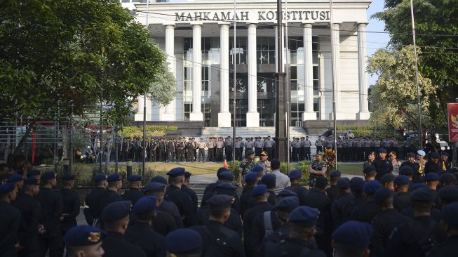 Sidang Putusan MK: Massa Mulai Hadir, Aparat TNI-Polri Siaga di Monas