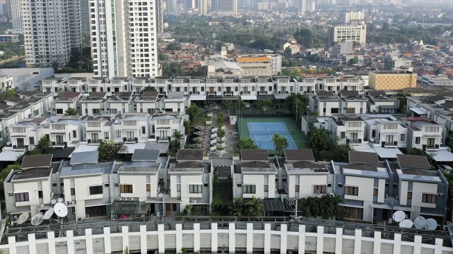 Foto aerial suasana perumahan yang berada di atas mal Thamrin City, Jakarta, Rabu (26/6). ANTARA FOTO/Nova Wahyudi