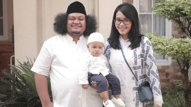 Babe Cabita bersama istri dan anak. [Instagram]