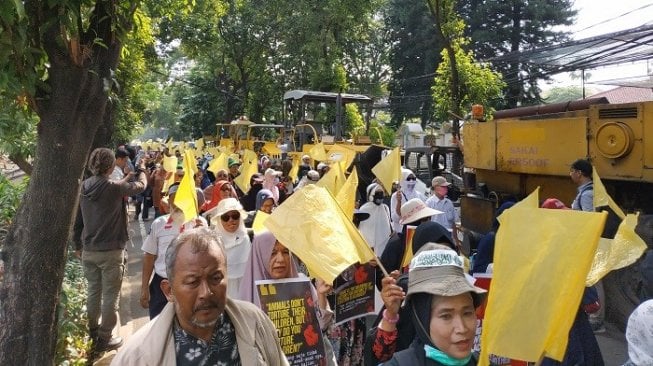 Demo di Komnas HAM, Massa FPI Cs Bawa Bendera Kuning