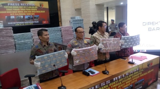 Tumpukan Duit Rp 173 Miliar Hasil Korupsi Eks Dirut PT PLN Nur Pamudji. (Suara.com/Novian)