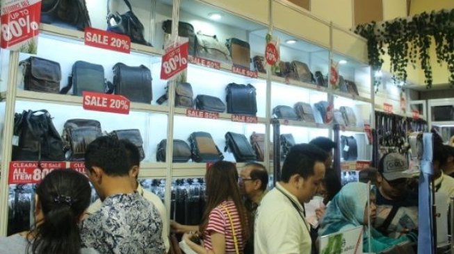 Hari Terakhir Jakarta Fair, Aneka Produk Kulit Diskon Sampai 80 Persen!