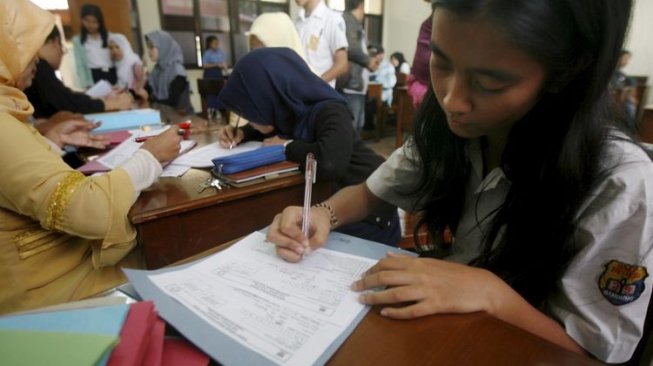 Seluruh Siswa Satu SD di Indramayu Tak Diterima di SMP Mana Pun